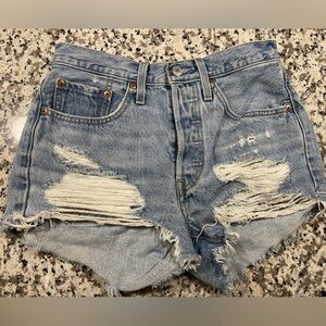 Women’s Levi’s 501 Shorts W26